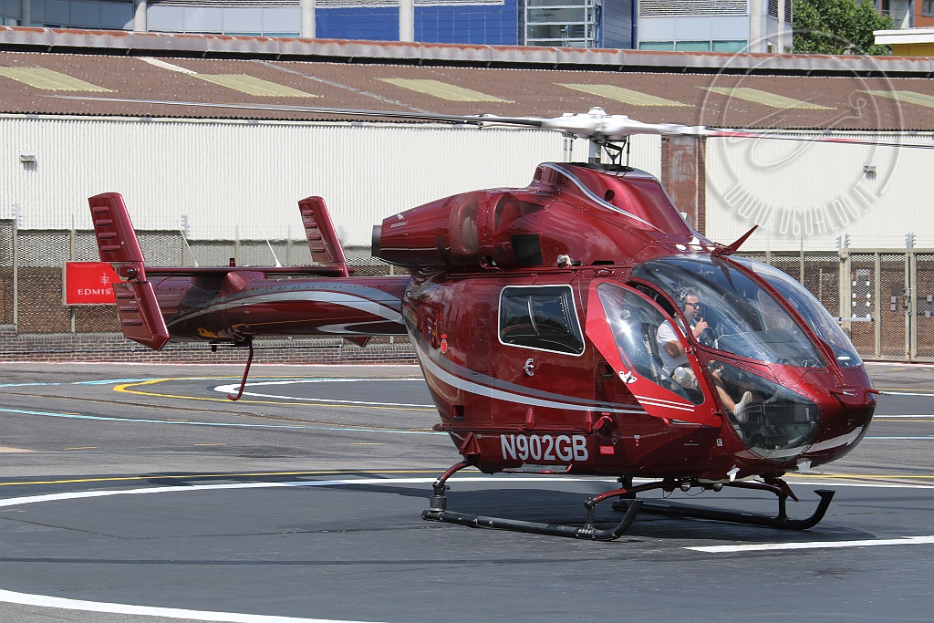 N902GB_3030_B.jpg